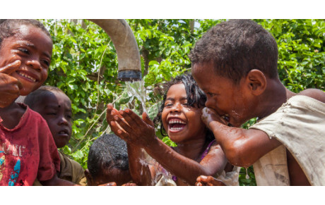 SWIMMING HEROES - AIDEZ LES ENFANTS DE MADAGASCAR GRÂCE À VOS LONGUEURS 	 	